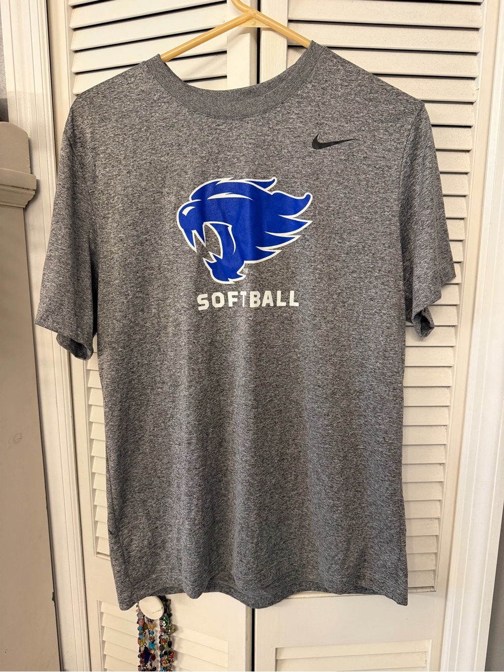 Women’s med Nike dri fit BBN Kentucky Wildcats, UK